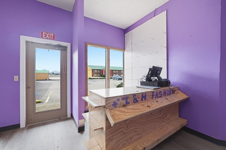 More Photos Of 1270 W Highway 412, Siloam Springs Unknown For Lease