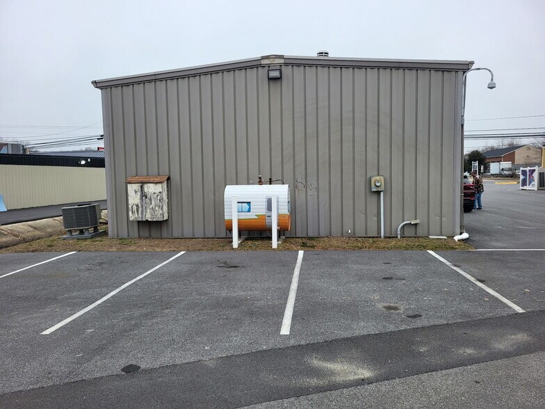 More Photos Of 2860 Old Washington Rd, Waldorf Warehouse For Lease