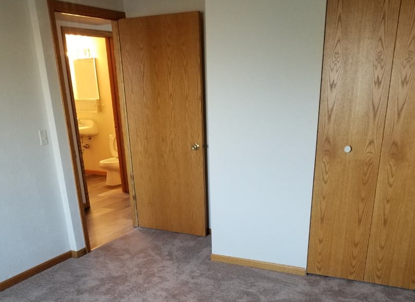 More Photos Of 1153-1161 Hidden Ln, New Richmond Apartments For Sale