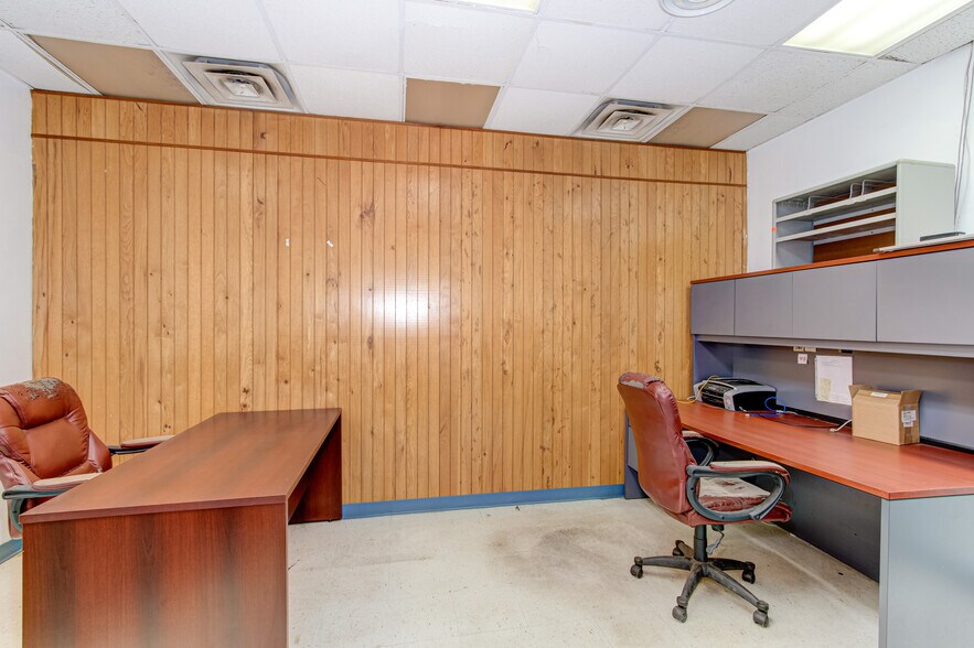 More Photos Of 1664 Sharon Rd, Washington Warehouse For Sale