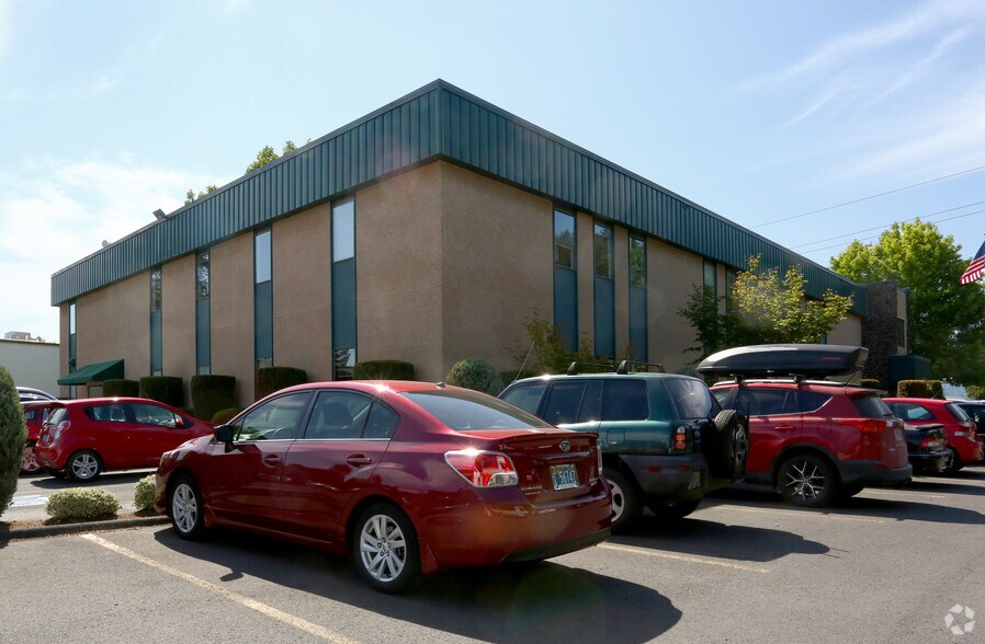 More Photos Of 2951 NW Division St, Gresham Office For Lease