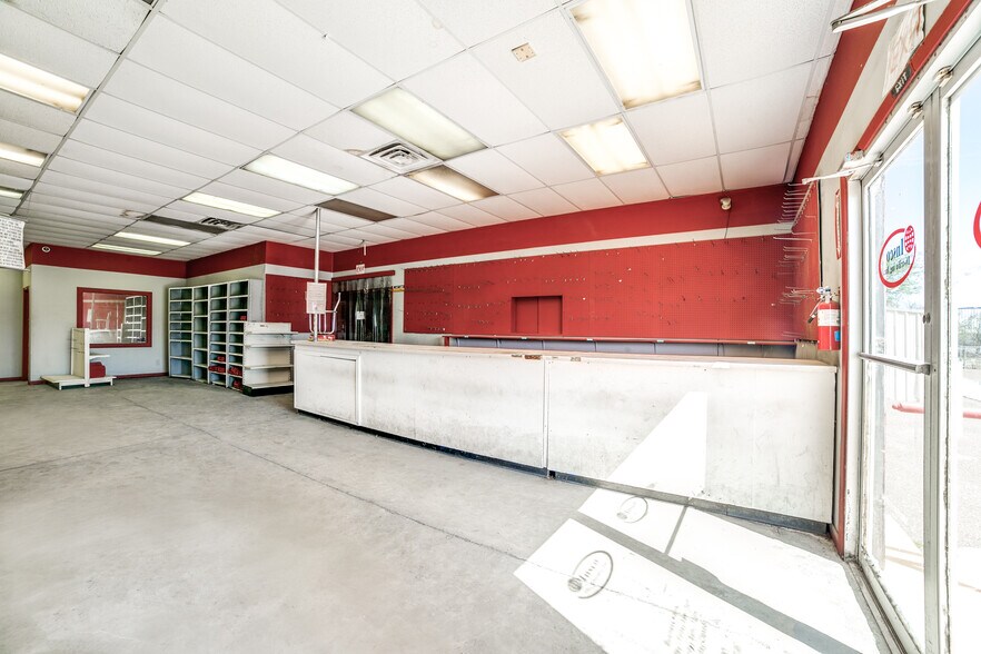 More Photos Of 6301 Mcpherson Rd, Laredo Distribution For Sale