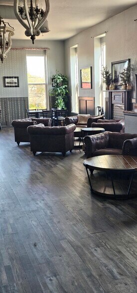 More Photos Of 124 S Broadway St, Coweta Storefront For Sale