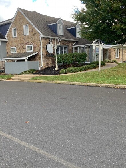 More Photos Of 739-807 N Easton Rd, Doylestown Unknown For Lease