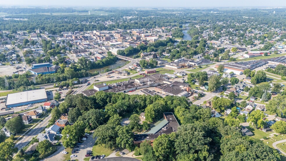 More Photos Of 1015 Michigan Ave, Logansport Flex For Sale