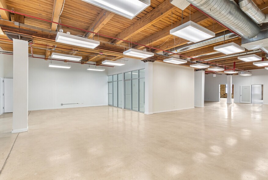 More Photos Of 1046 W Kinzie St, Chicago Office For Lease