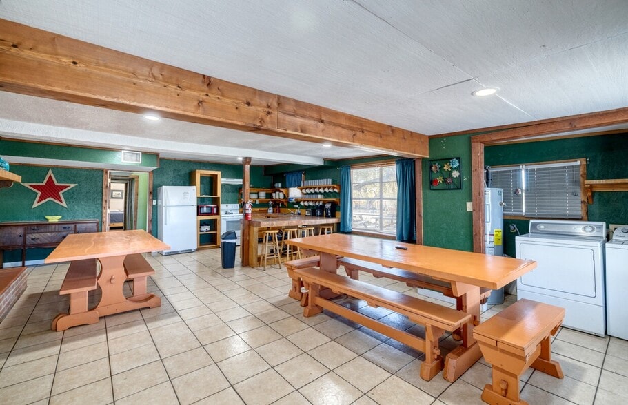 More Photos Of 49 Encino Dr, Concan Convenience Store For Sale