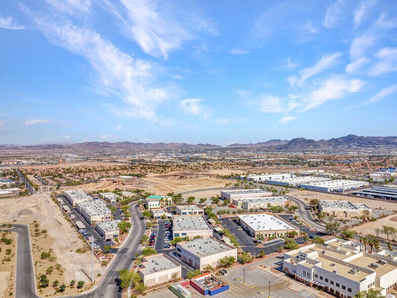 More Photos Of 1850 Whitney Mesa Dr, Henderson Light Distribution For Sale