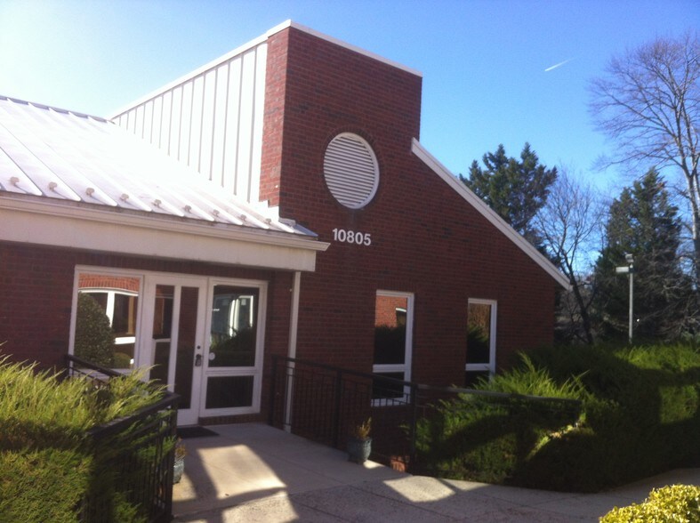 More Photos Of 10805 Main St, Fairfax Medical For Sale