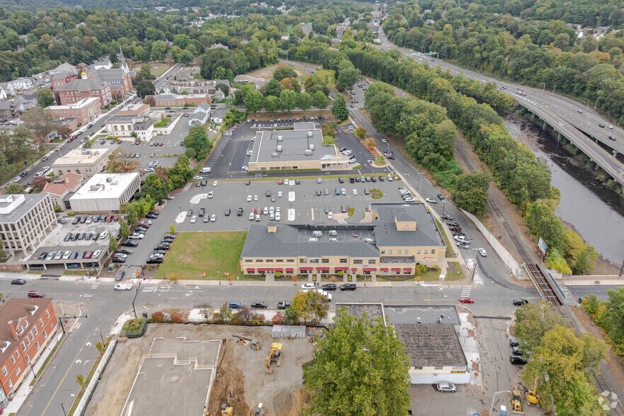 More Photos Of 58 Maple St, Naugatuck Medical For Sale