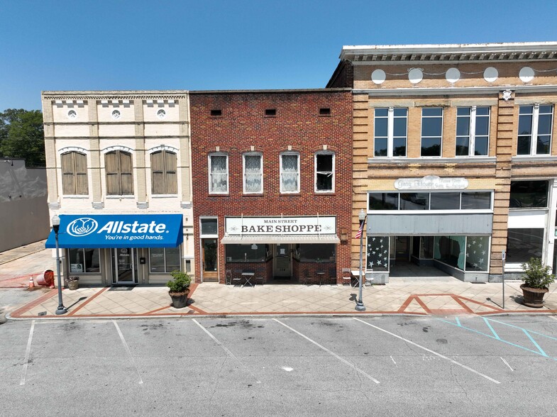 Primary Photo Of 104 W Main St, Clinton Restaurant For Sale