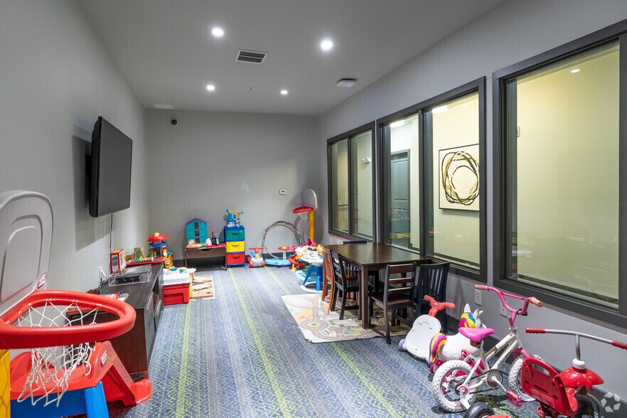More Photos Of 9142 Richmond Hwy, Fort Belvoir Apartments For Lease