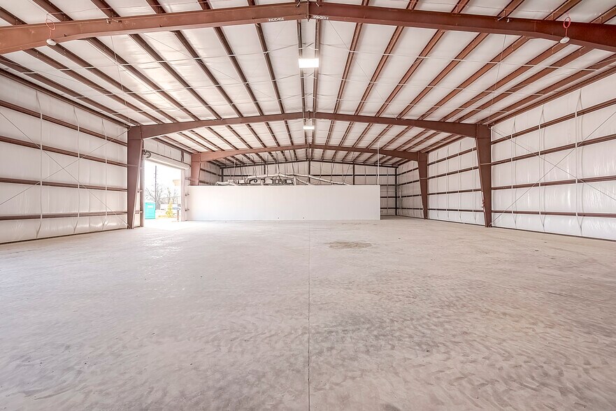 More Photos Of 22820 Hufsmith Kohrville Rd, Tomball Industrial For Sale