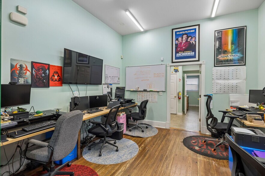 More Photos Of 206 S 11th St, Nashville Office For Sale