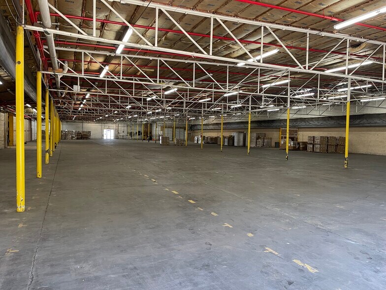More Photos Of 2613-2625 Lee Ave, Sanford Manufacturing For Lease