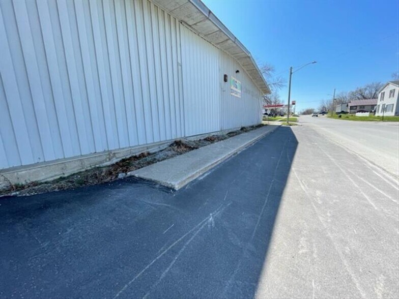 More Photos Of 204 W Bourke, Macon Warehouse For Sale