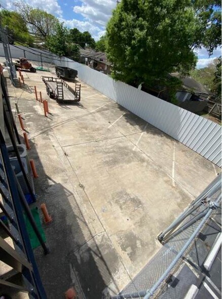 More Photos Of 1818 Federal Rd, Houston Warehouse For Lease