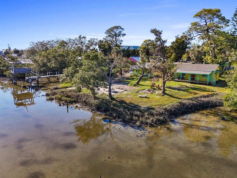 More Photos Of 12685 FL-24, Cedar Key Hotel For Sale