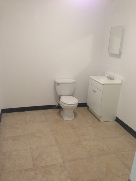 More Photos Of 16021 Industrial Dr, Gaithersburg Flex For Lease