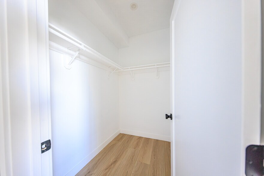 More Photos Of 1954-1958 Purdue Ave, Los Angeles Apartments For Sale