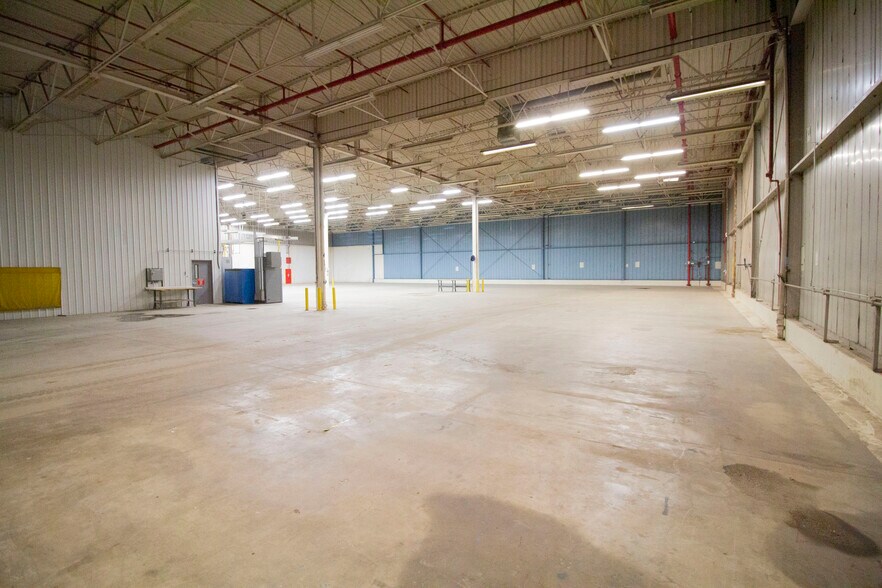 More Photos Of 126 Avenue C, Springfield Manufacturing For Sale