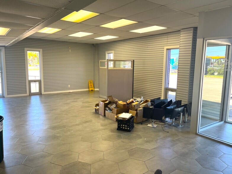 More Photos Of 204 Engineers Rd, Belle Chasse Warehouse For Lease