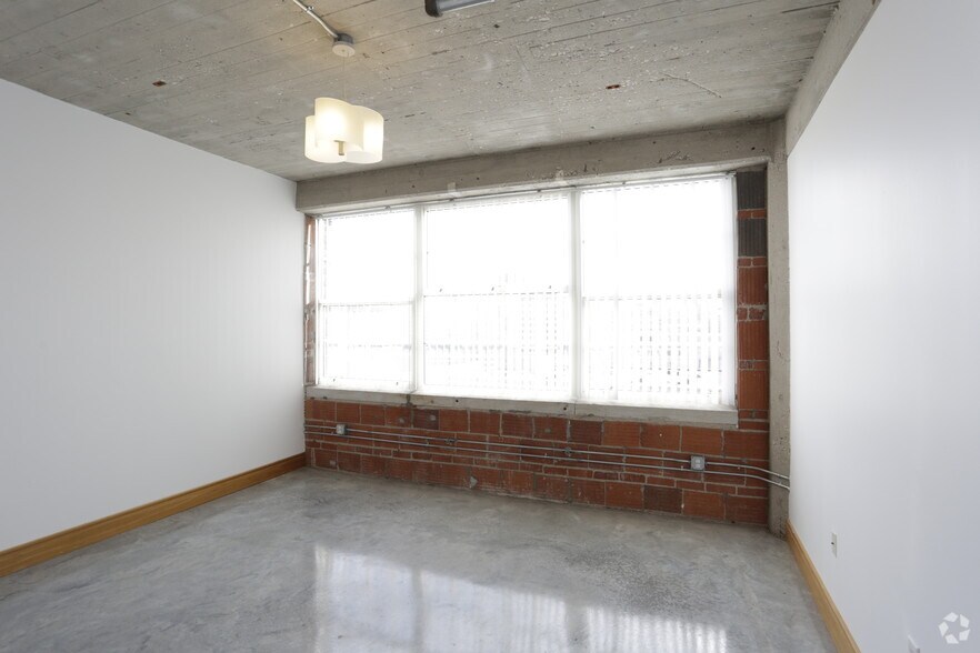 More Photos Of 117 W 20th St, Kansas City Apartments For Lease