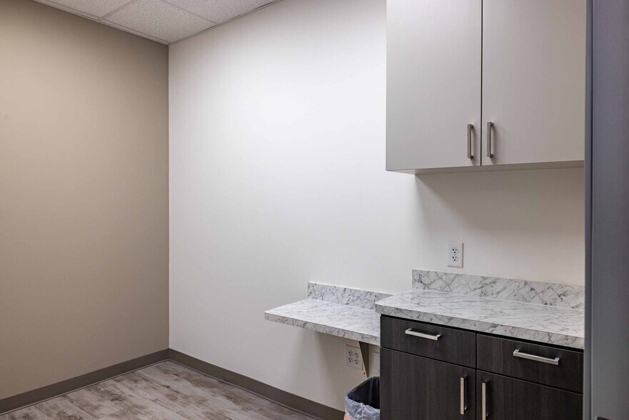 More Photos Of 27511 W IH-10, Boerne Medical For Lease