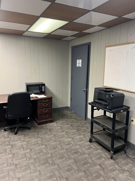 More Photos Of 2351 Hubbard Rd, Macon-Bibb Warehouse For Lease