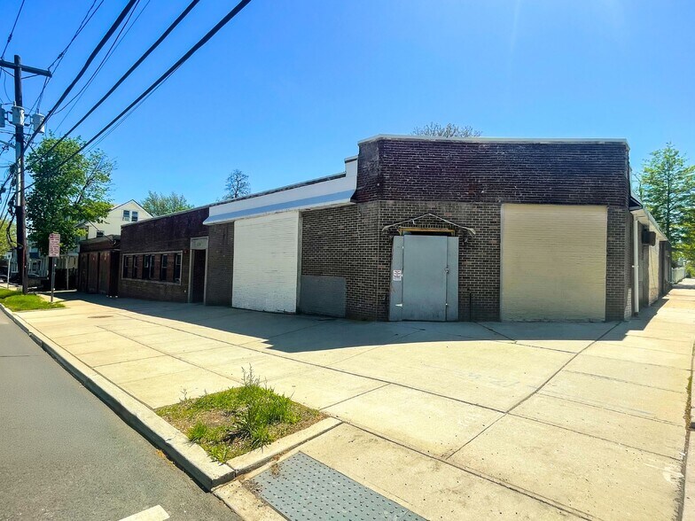 Primary Photo Of 124-130 Lyons Ave, Newark Medical For Lease