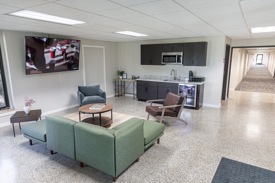 More Photos Of 810 Memorial Dr, Chilton Apartments For Sale