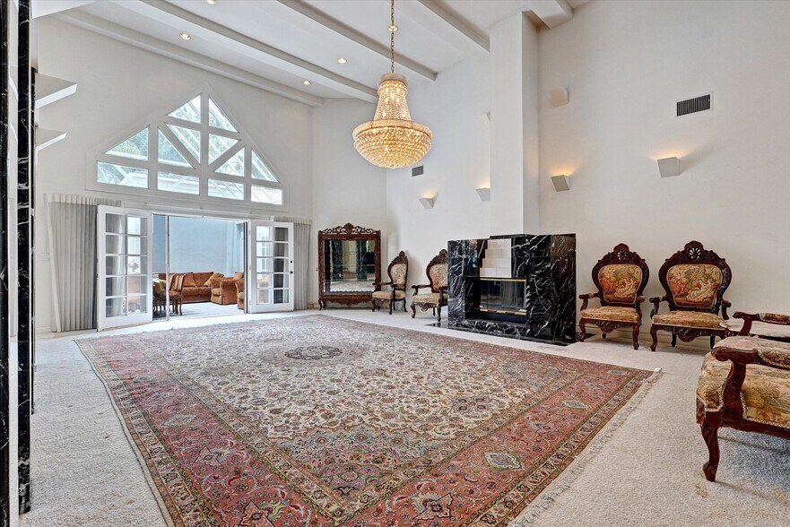 More Photos Of 4623 Hayvenhurst Ave, Encino Apartments For Sale