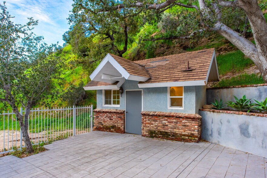 More Photos Of 12141 Wildwood Trl, Kagel Canyon Specialty For Sale