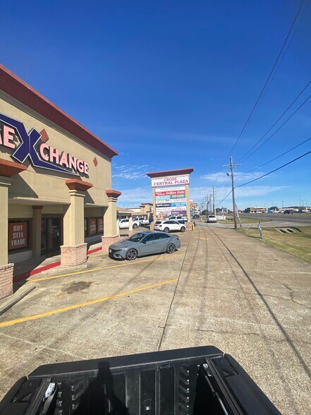 More Photos Of 3500-3536 FM 365, Nederland Unknown For Lease