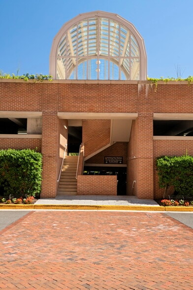 More Photos Of 8000 Towers Crescent Dr, Vienna Office For Lease