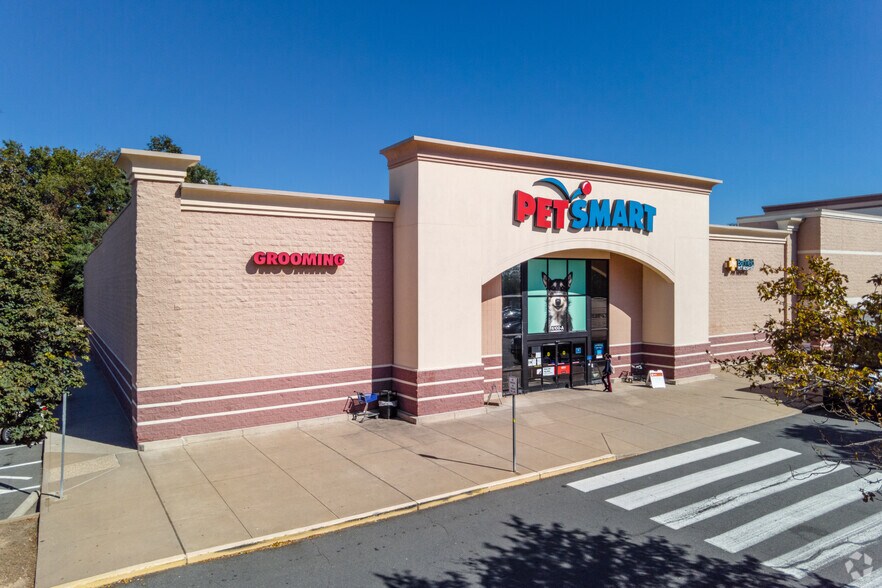Primary Photo Of 6100 Arlington Blvd, Falls Church Freestanding For Sale