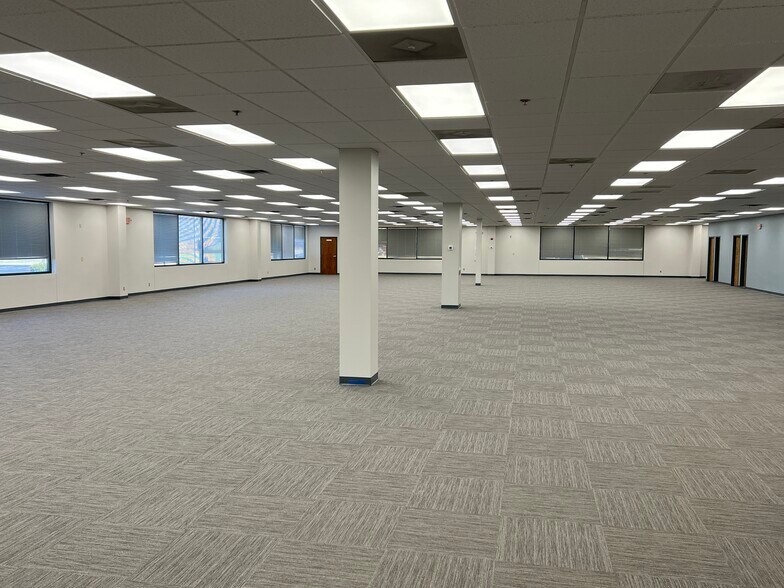 More Photos Of 2070 Little Hills Expy, Saint Charles Office For Sale