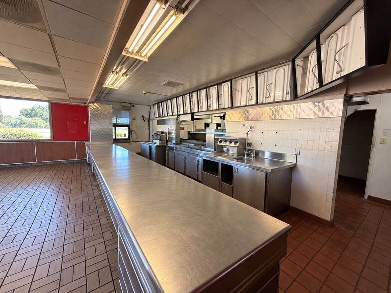 More Photos Of 501 S Chinowth St, Visalia Fast Food For Sale