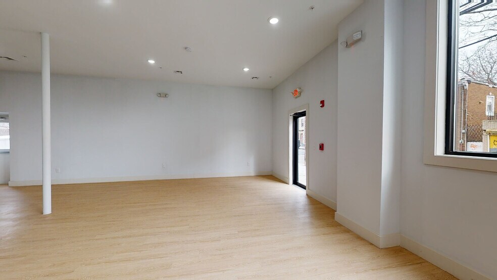 More Photos Of 66 Garside St, Newark Apartments For Sale