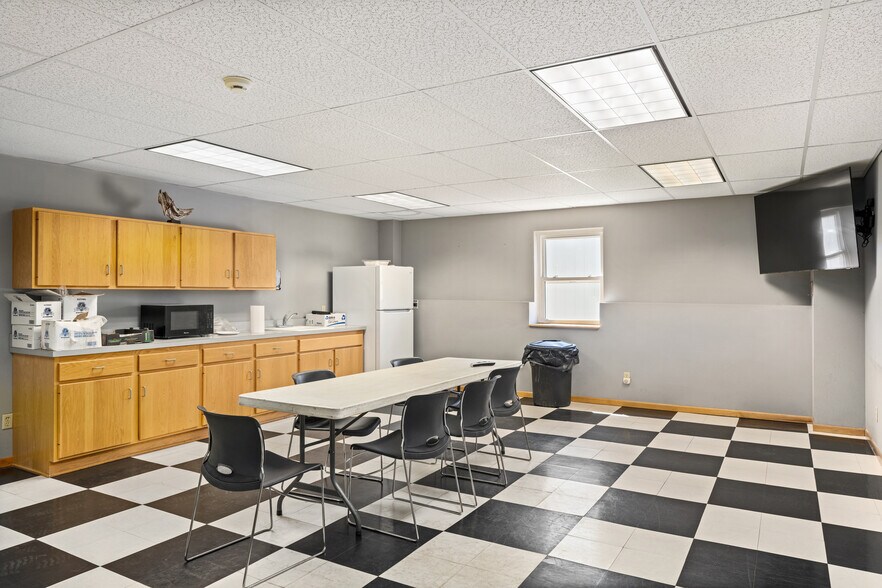 More Photos Of 400 Cherry St, Kasota Manufacturing For Sale