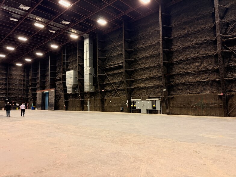 More Photos Of 13701 Old Gentilly Road, New Orleans Industrial For Sale