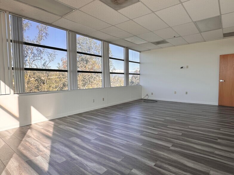 More Photos Of 1111 Corporate Center Dr, Monterey Park Loft Creative Space For Sale