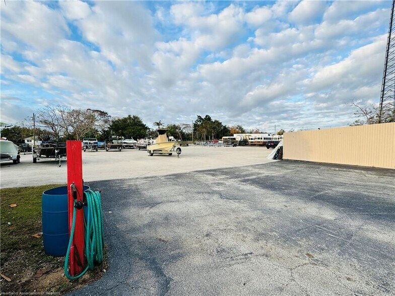 More Photos Of 1130 US Highway 27 N, Lake Placid Freestanding For Sale