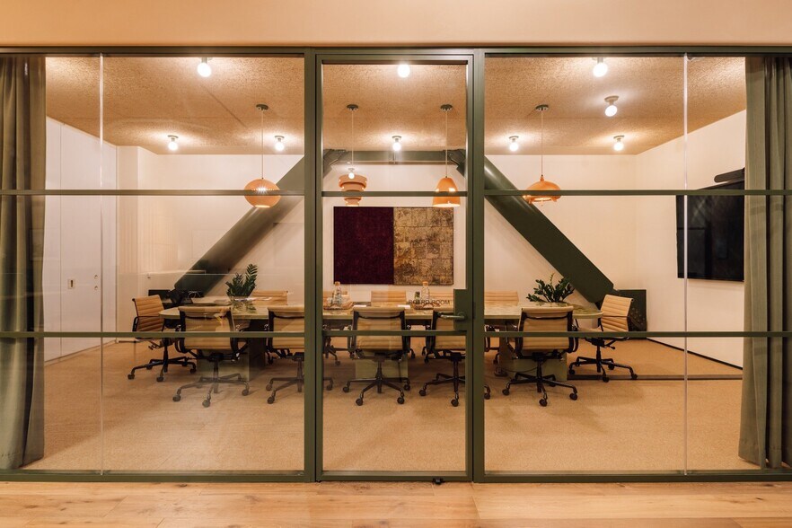 More Photos Of 1300 El Camino Real, Menlo Park Coworking Space