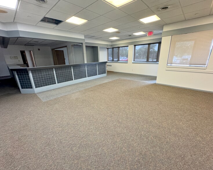 More Photos Of 974 73rd St, West Des Moines Medical For Sale