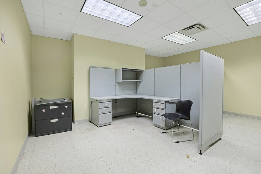 More Photos Of 31 W Broad St, Haverstraw Office For Lease