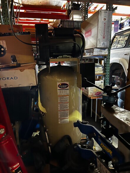 More Photos Of 11841 Washington Blvd, Whittier Auto Repair For Lease