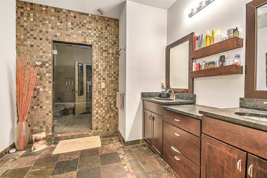 More Photos Of 529 State St, Bristol Storefront Retail Office For Sale