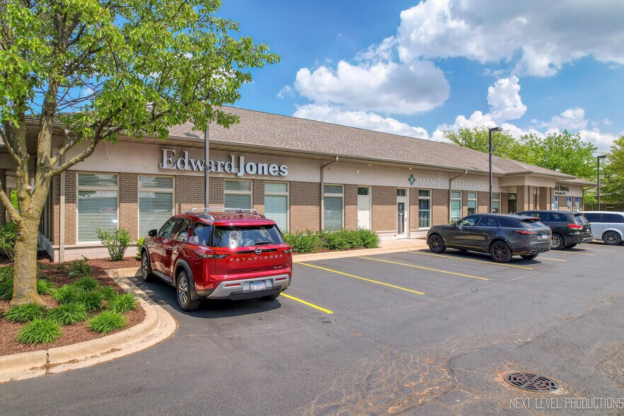 More Photos Of 608 E Veterans Pky, Yorkville Medical For Lease