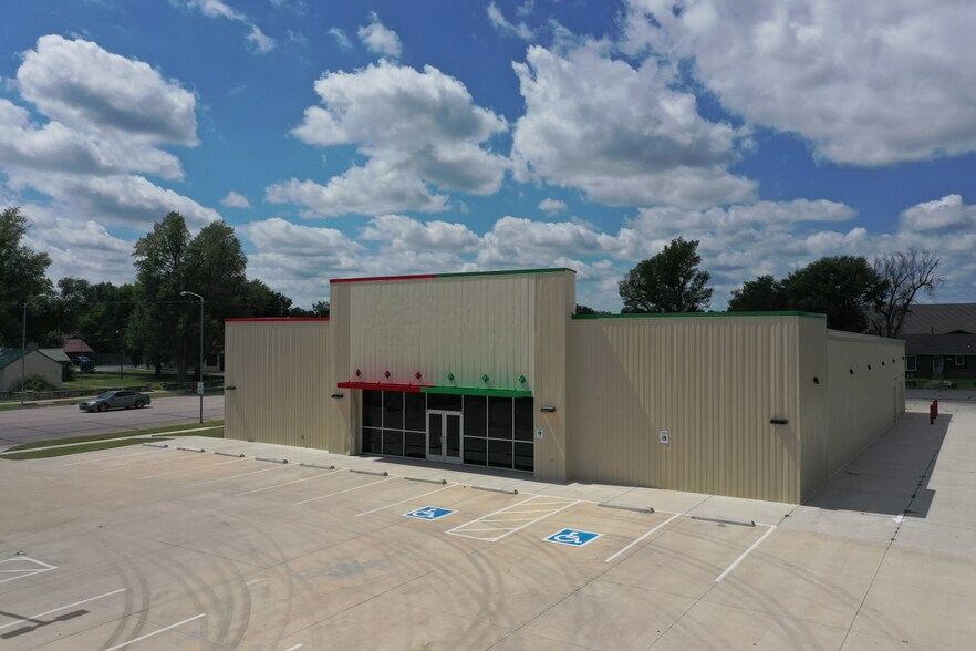 More Photos Of 312 W Carthage St, Meade Freestanding For Sale